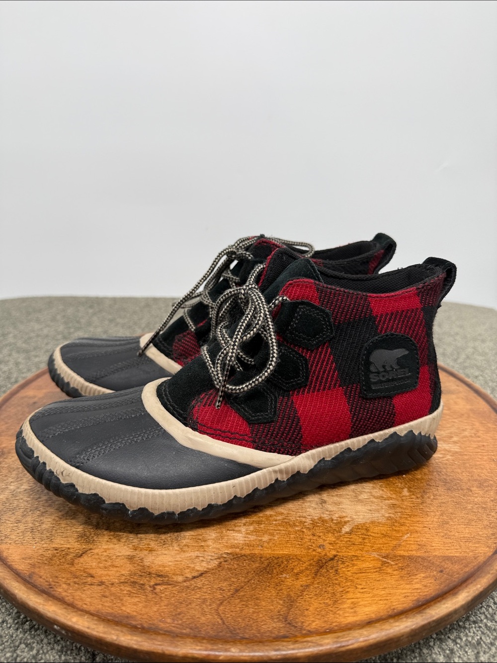 Sorel Boots Wm 7.5 Red Black Buffalo Plaid Lace-Up Duck Waterproof Winter Preppy